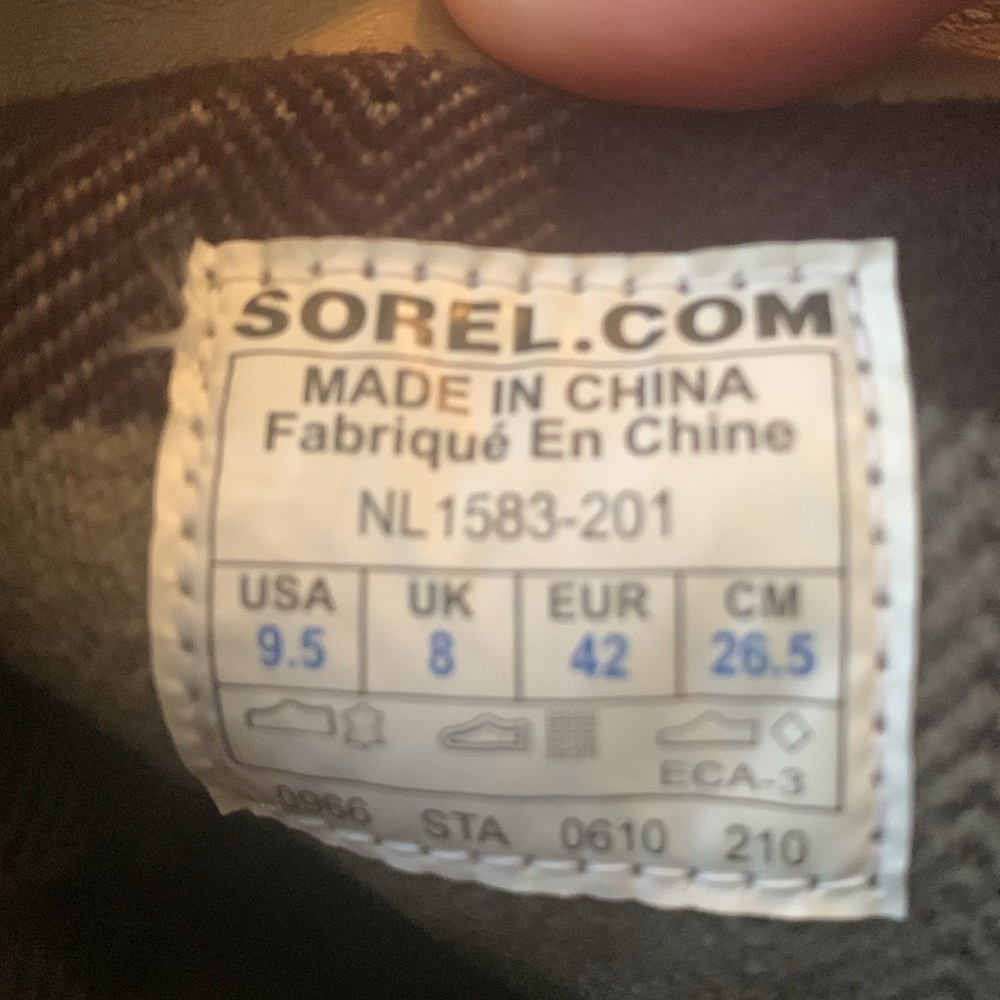 Sorel Cream and Tan Winter Boots - Picture 4 of 14